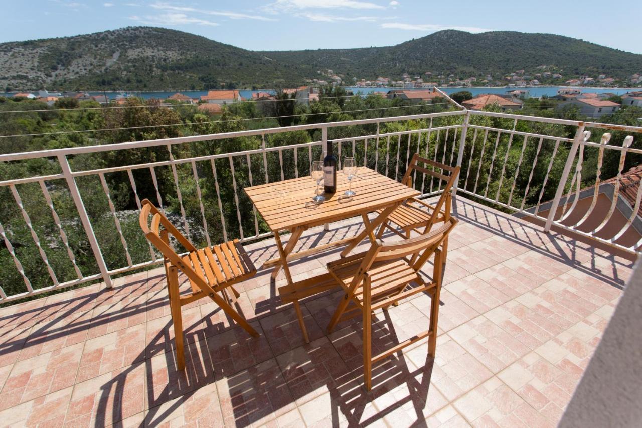 Apartman Paula 2 Apartment Vinisce Exterior photo